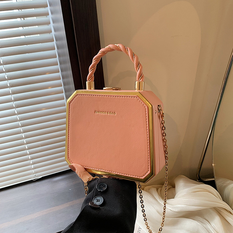 女包洋氣簡約百搭質感盒子包名媛新款精緻鏈條斜跨包高級感包包