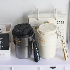 新型ステンレスダブルカップ大容量携帯高颜値屋外携帯カップ弾蓋シンプルストローカップ