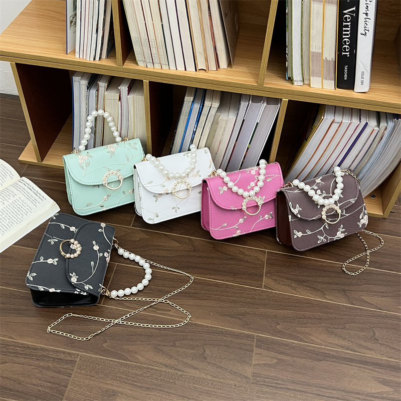 Embroidered Small Square Bag for Women, Pearl Chain Handbag, Gentle Style, Niche Design, Sweet and Stylish for Dates and Commuting