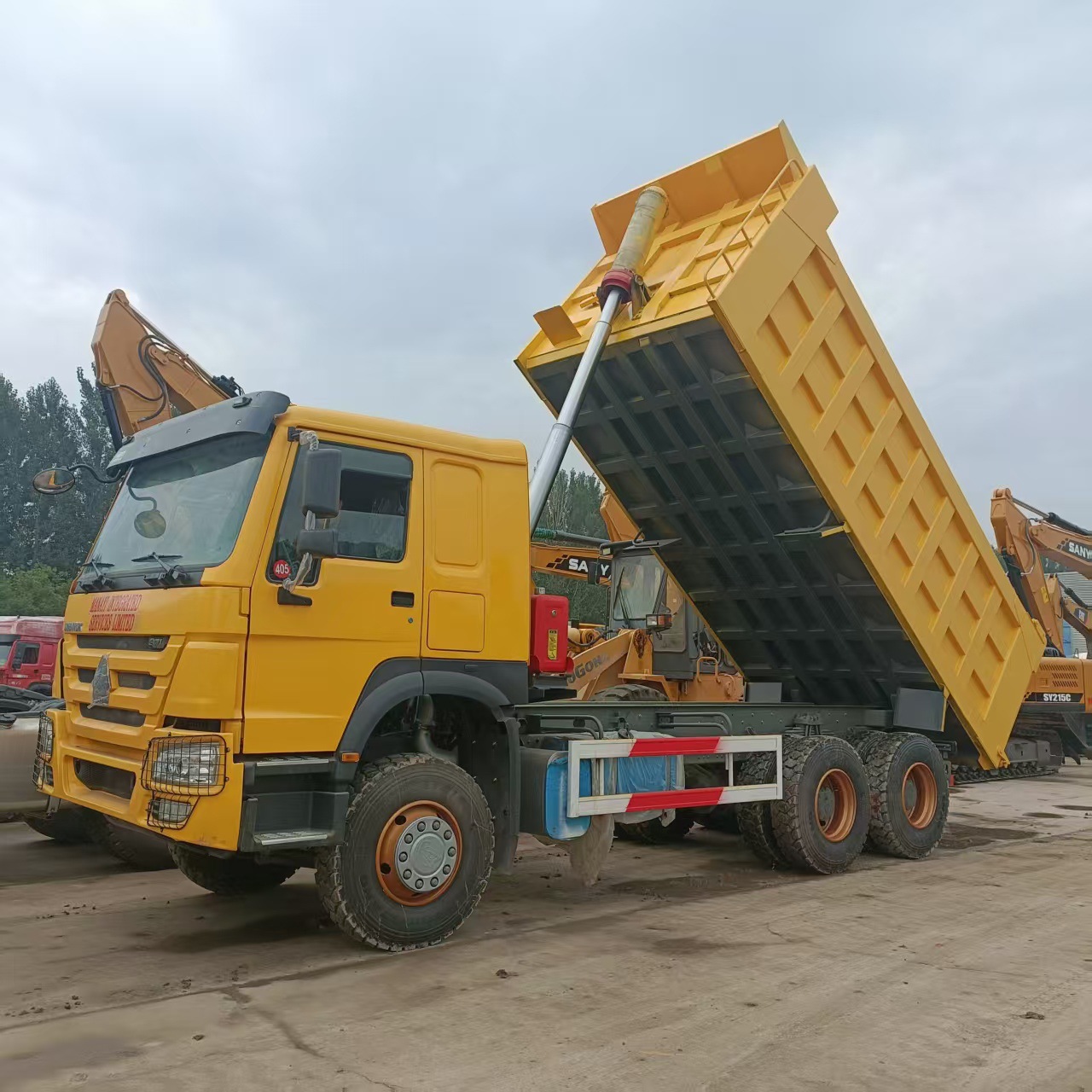 Exported to Africa, Second-Hand Refurbished Howo 371 Dump Truck, Rear Eight-Wheel Earth Transport Truck, Howo Engineering Dump Truck