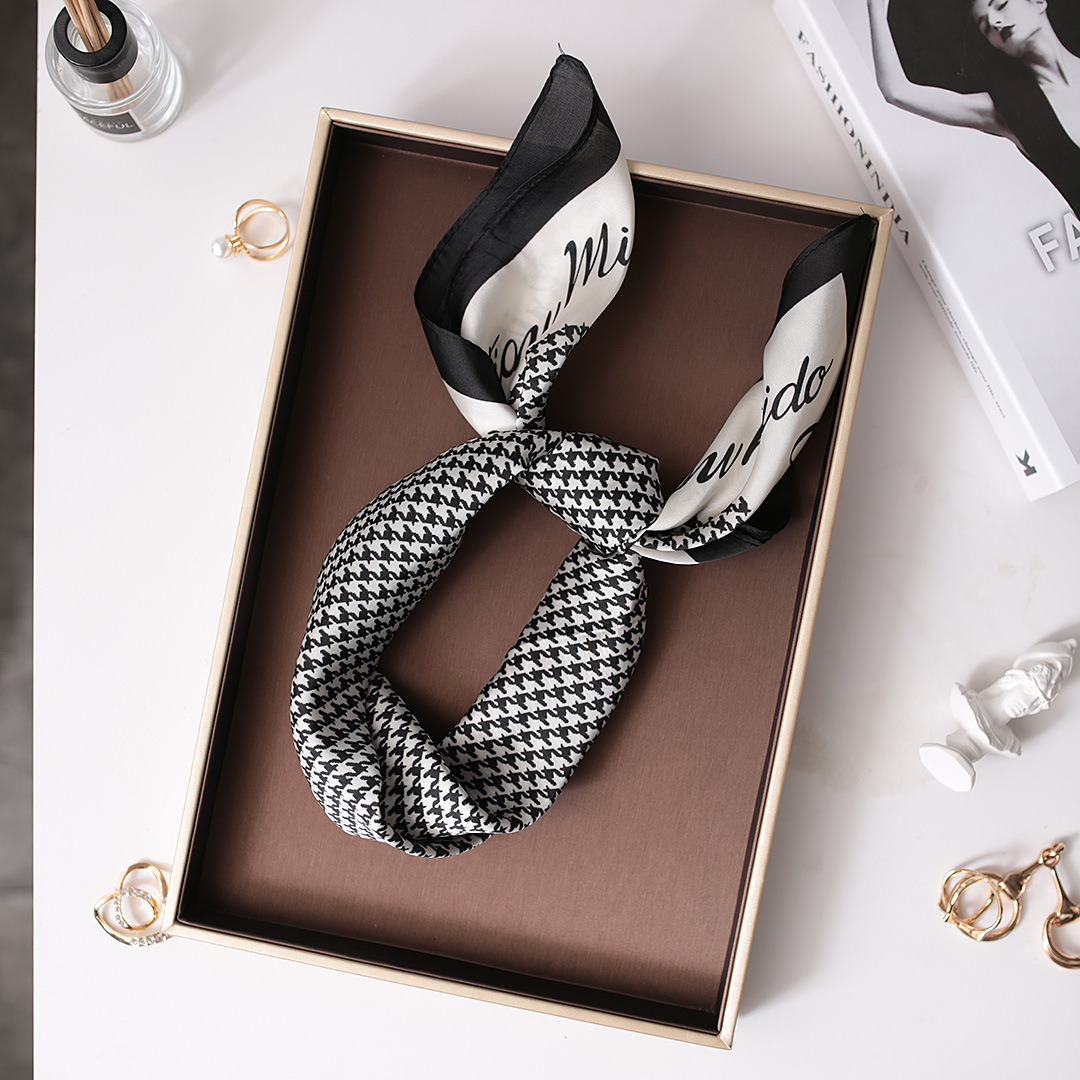 Fashionable stylish thousand bird pattern letter square for women's spring and autumn thin Korean decorative suit scarf_voghion.com