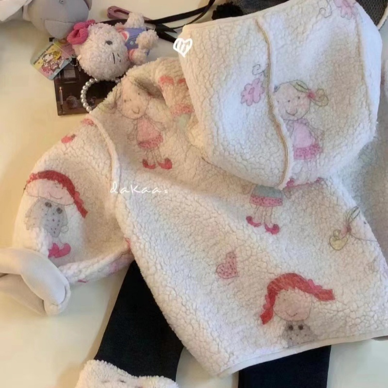 Limón salado siete niñas otoño e invierno estilo coreano nuevo estilo estilo occidental niña bebé suéter de dibujos animados niños cordero terciopelo con capucha top