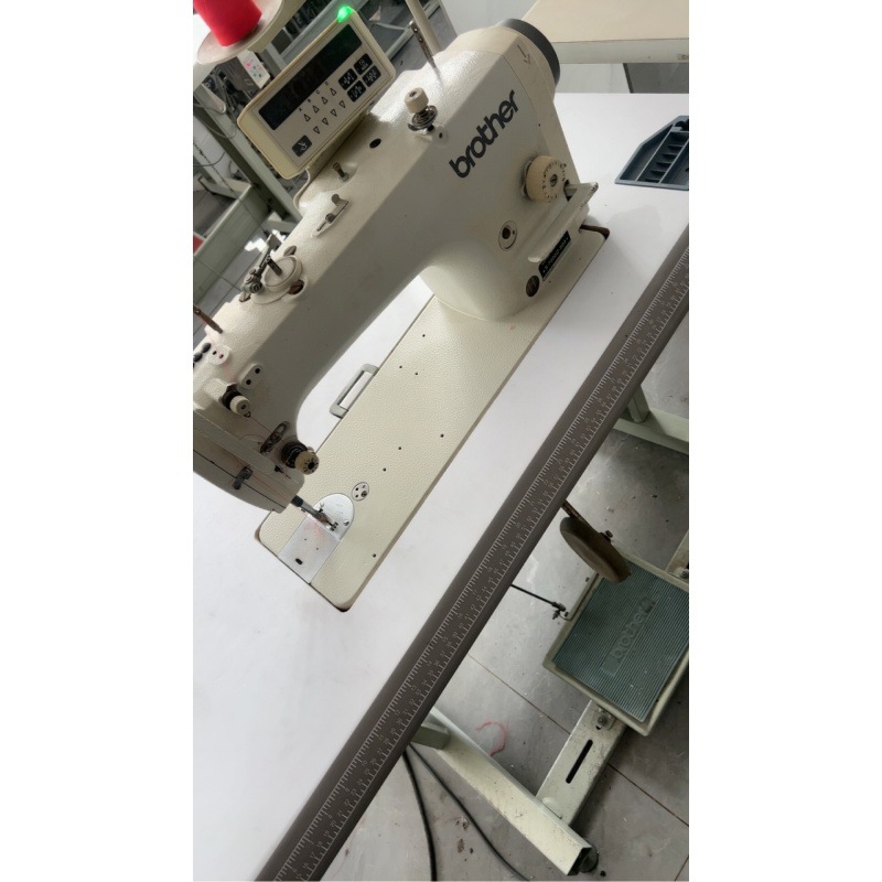 Hermano original original de segunda mano S - 7200c conjunto completo de computadora plana máquina de coser plana de línea de corte directa máquina de coser industrial