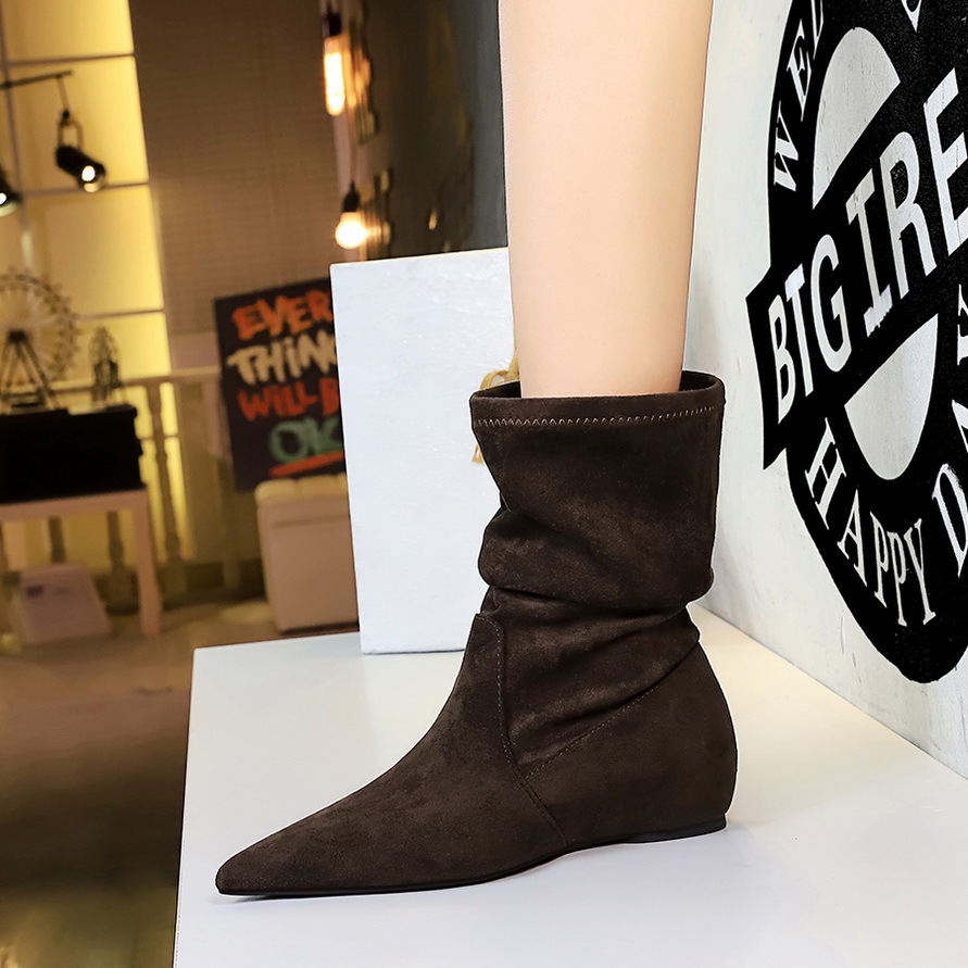Vintage Women's Pointed Toe Suede Ankle Boots Height Increasing_voghion.com
