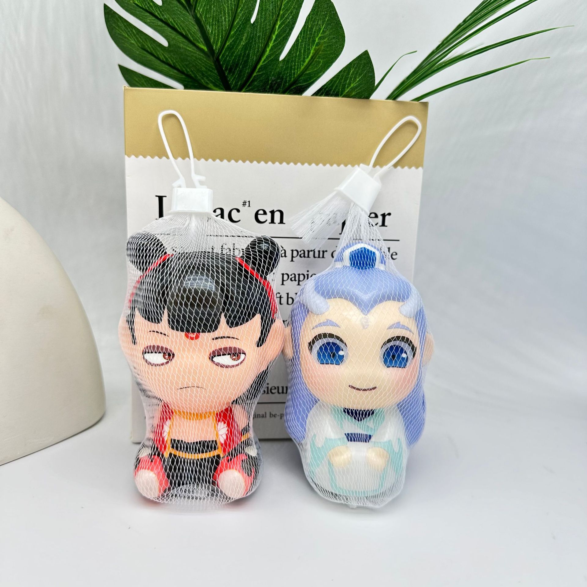 Varios juguetes famosos en internet, juguetes blandos de Nezha, figuras de rebote lento, muñecas Ao Bing, artículos para aliviar el estrés, venta al por mayor para puestos.