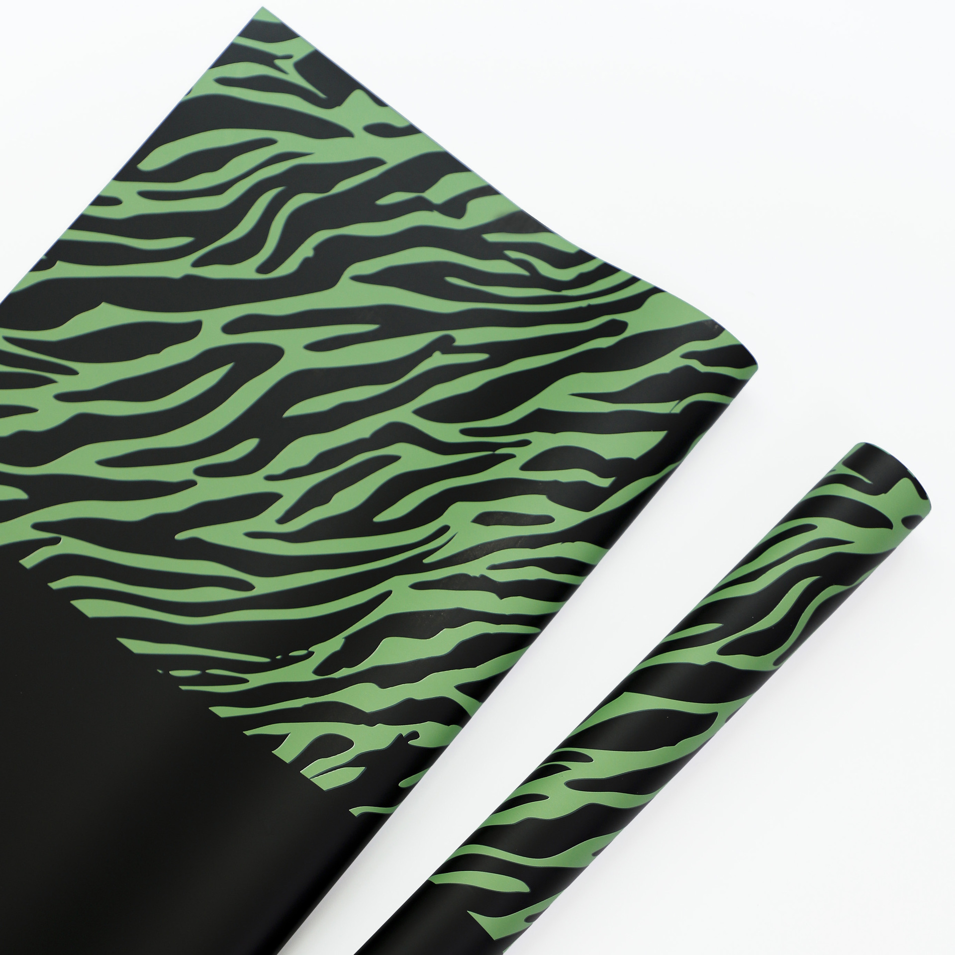 Fábrica de fiestas de flores al por mayor leopardo transfronterizo papel de embalaje de flores nuevo ramo de flores papel de embalaje de regalos florista