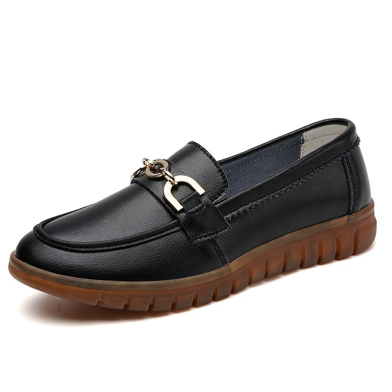 Zapatos de mujer de cuero suave primavera y verano de 2026 nuevos zapatos de estilo único para mujeres, zapatos de madres de mediana edad, zapatos de pedal
