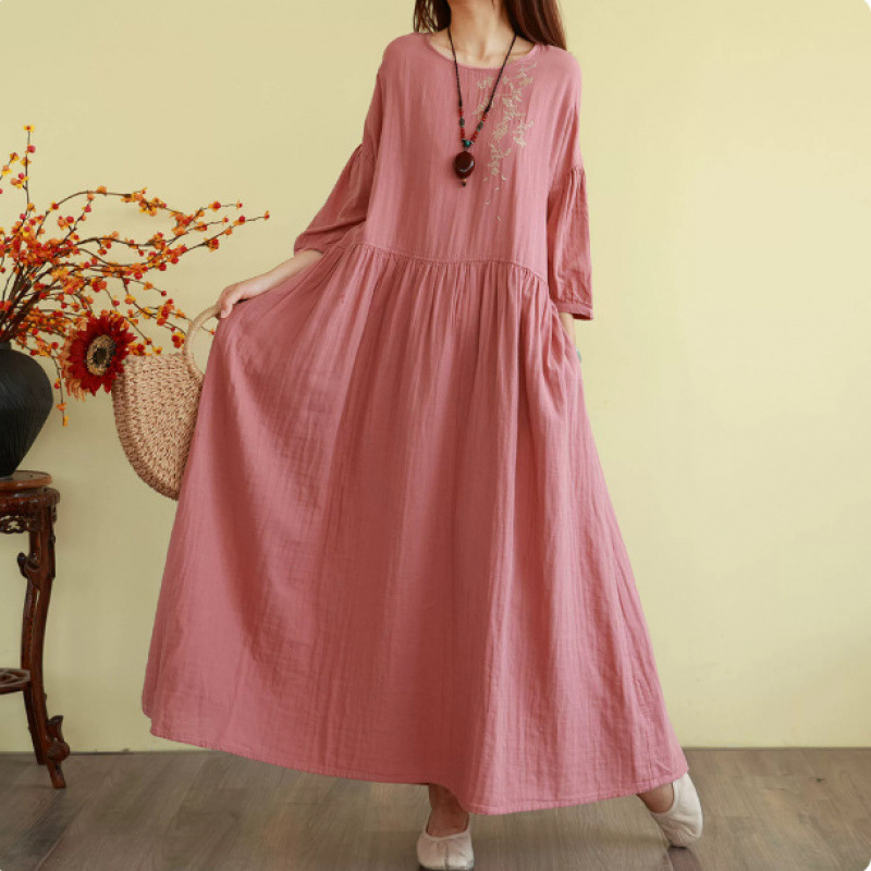 Artistic Retro Round-Neck Cotton Dress for Women, Summer Mid-Sleeve Embroidered Ultra-Long Loose-Fitting Elegant Long Dress