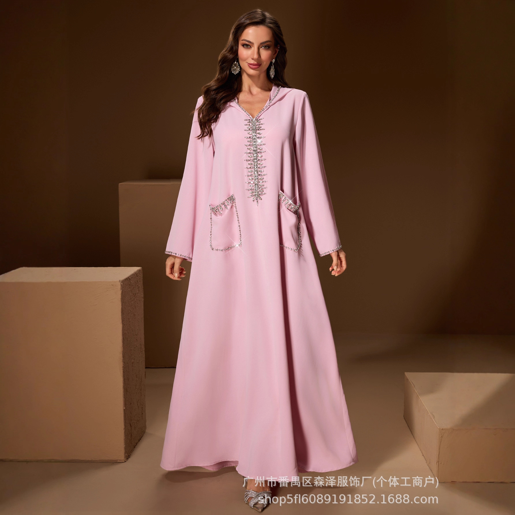 2026 Fashion Cross-Border Hooded Women's Dress with Large Hem, Hand-Sewn Rhinestone Evening Gown, Long Robe