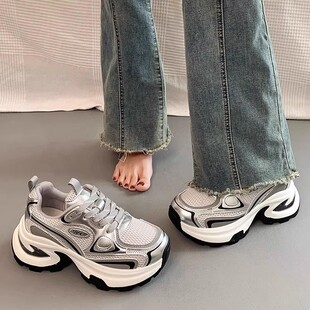 �����\��ЬŮ2025���ļ��¿����ߺ�ױ���С�����@�_Сը���ϵ�Ь