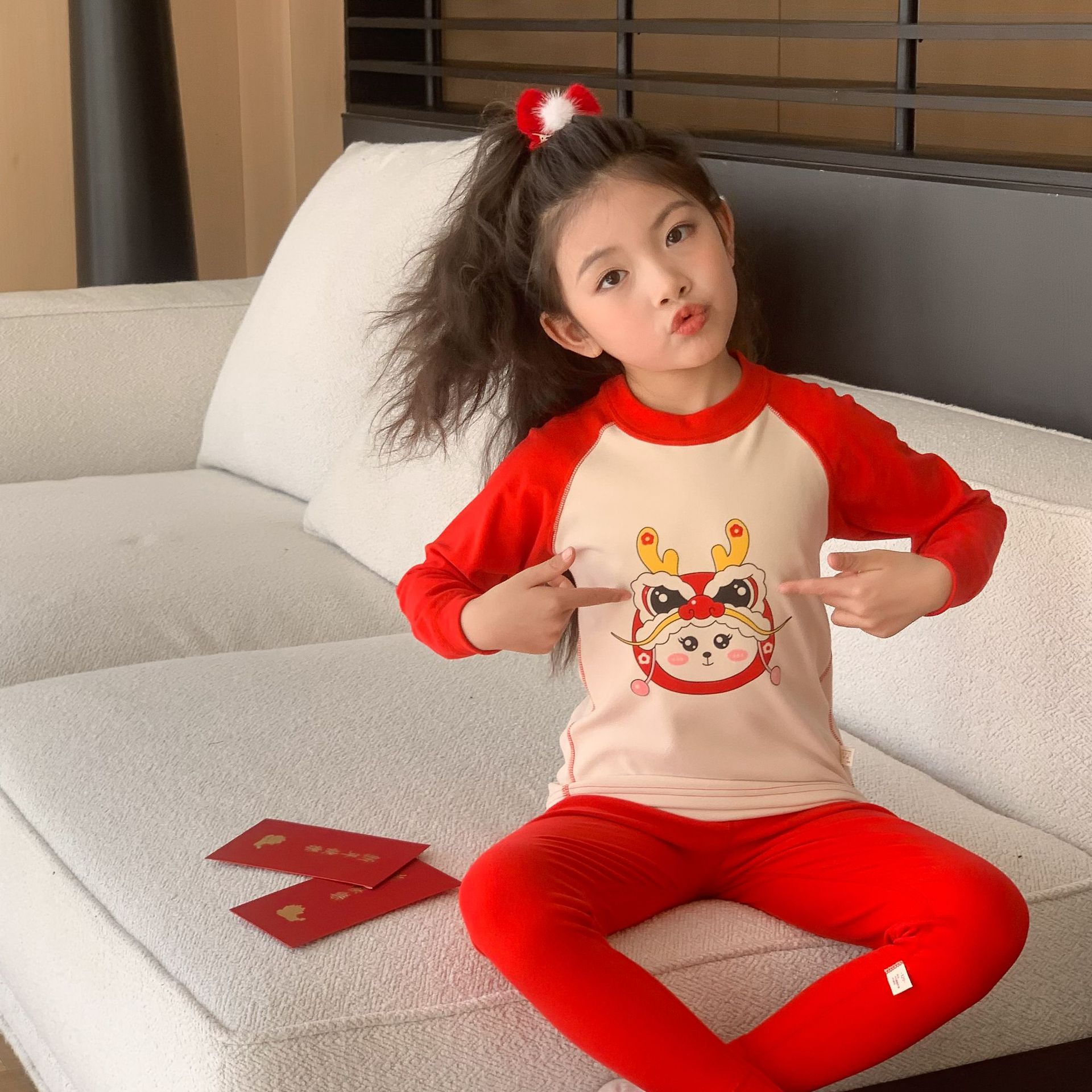 Año de nacimiento los niños terciopelo traje caliente del muchacho dragón rojo sin hueso ropa otoño pantalones largos Año Nuevo pijamas homewear