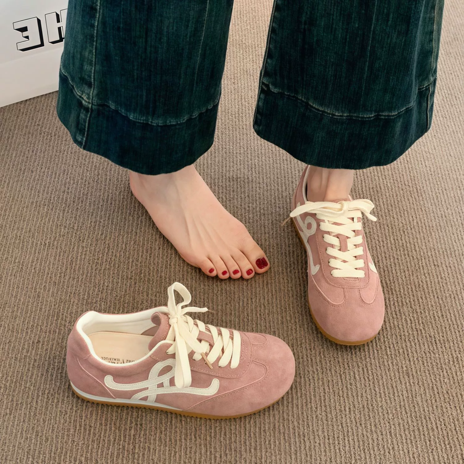 Немецкая обувь Женская весна и лето 2025 новая высокая сверхлегкая плоская подошва ретро дикая обувь арганда повседневная супер мягкая доска обувь