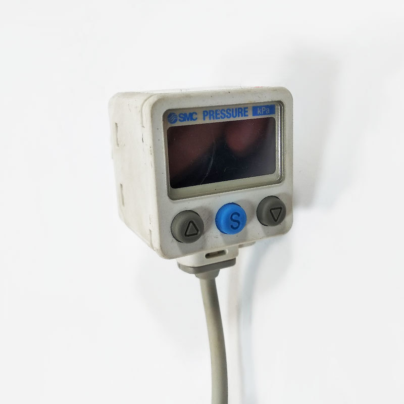 二手SMC压力开关ZSE40A-01-T-M/ISE40-01-62L