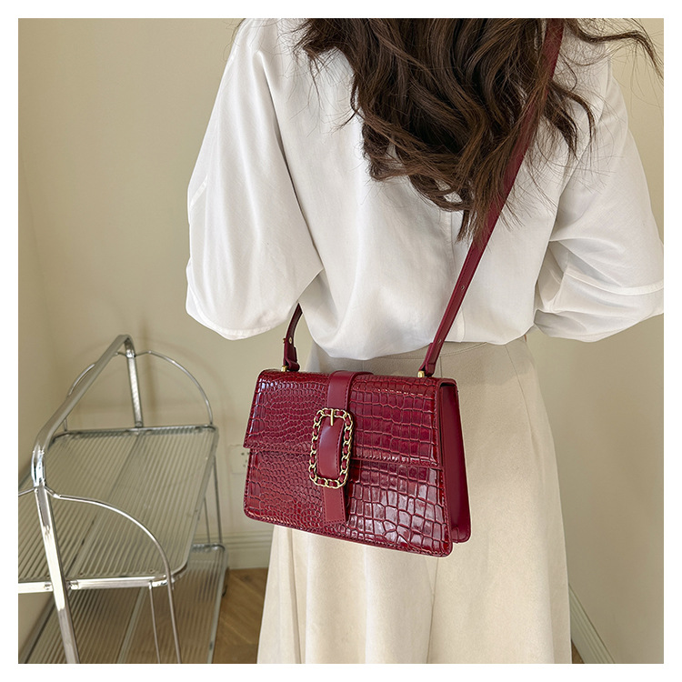 Femmes Grande Faux Cuir Couleur Unie Style Classique Couvercle Rabattable Sac D'Épaule display picture 2