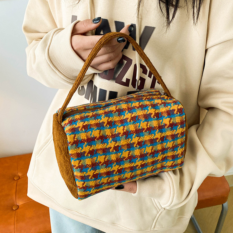 Women's small tote bag for work, cute and fluffy puffer bag, houndstooth pattern handbag, handheld makeup bag for outings