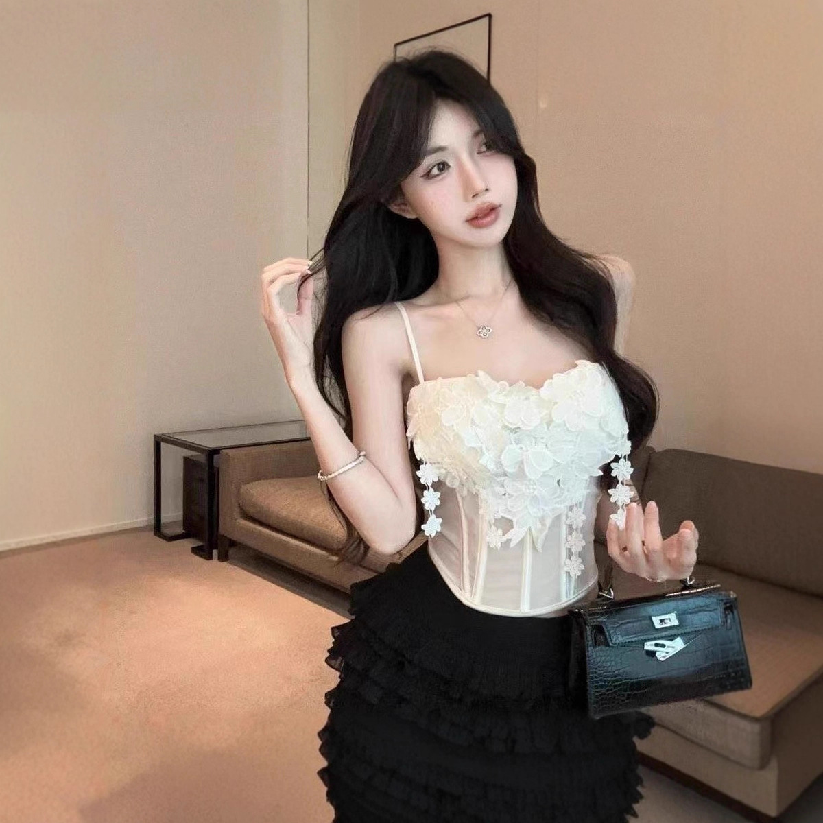 Sexy Sexy Fishbone Mesh Slightly See-Through Stacked Stereo Flower Tube Top Camisole with Breast Pads Lace Top for Women