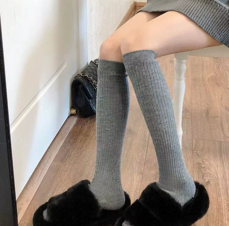 Japanese high quality summer colored white knee socks, fitted