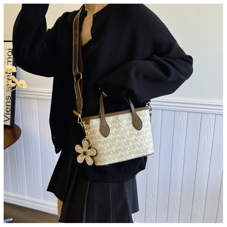 2025 New Women's Basket With Wide Strap, Popular Printed Fashion Large Capacity Shoulder Crossbody Bag_voghion.com