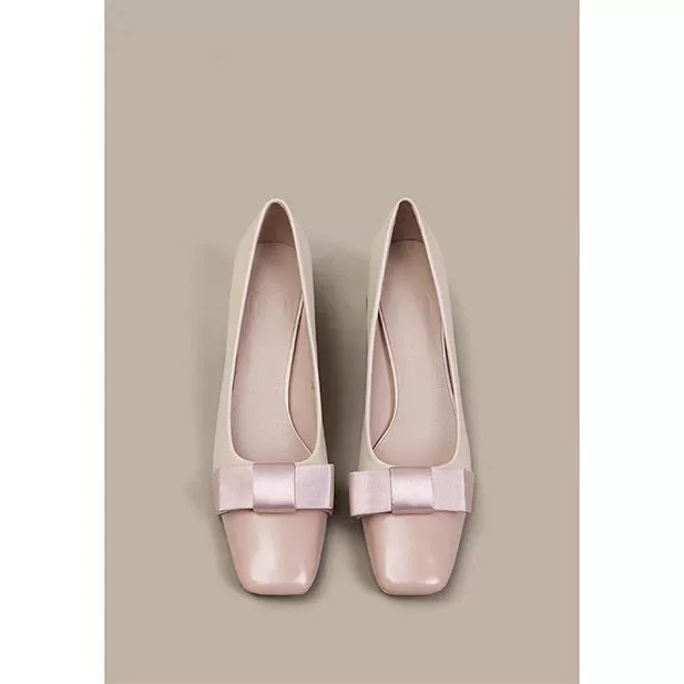 Маленькие женские туфли с квадратной головкой толстый каблук на одном каблуке 2024 весна и осень новая мода дикая французская юбка с туфлями на высоком каблуке