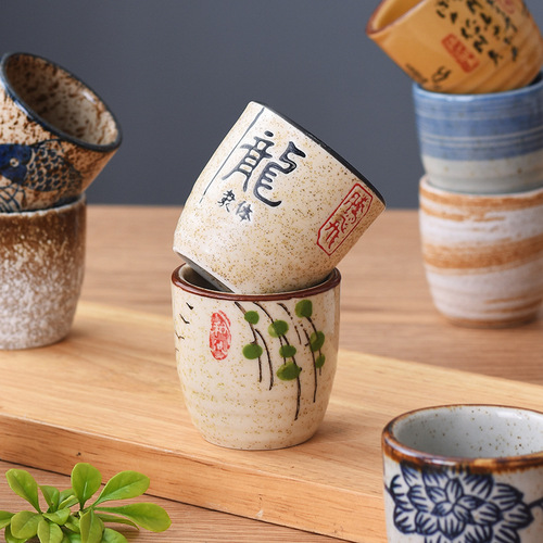 Hand-painted wine cup Japanese ceramic sake shot glass jug warm wine cup wine divider underglaze color sushi restaurant white wine cup