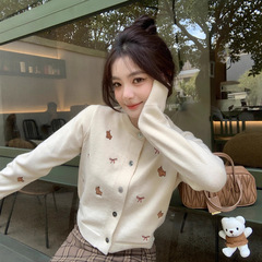 韩系温柔风刺绣蝴蝶结甜美毛衣女秋冬季显瘦正肩圆领开衫外套上衣