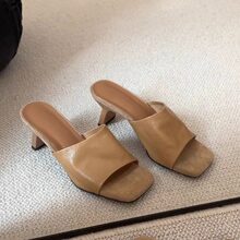 ��Ƥ��~�͹ŷ��^¶ֺ�߸�ЬŮ�ٴ�һ�_����Ƥ�⴩���m���eһ����