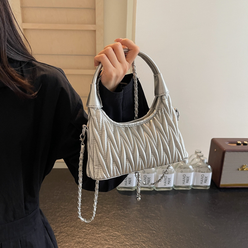 バッグ女2024新型高級質感小衆春夏復古チェーンシングル肩斜めショルダーバッグしわハンドバッグ|undefined