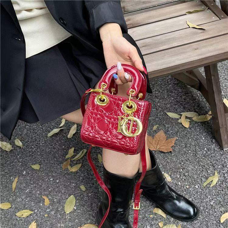 Cross-Border High-End Versatile New 2026 Fashion Korean Style Hot-Selling Single-Shoulder Crossbody Niche Patent Leather Lady Dior Bag Cross-Border High-End Versatile New 2026 Fashion Korean Style Hot-Selling Single-Shoulder Crossbody Niche Patent Leather Lady Dior Bag
