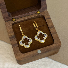 欧美时尚精致镂空锆石四叶草耳环女轻奢高级感百搭耳饰设计感小众
