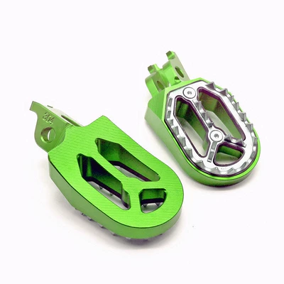 CNC pedal cast steel: Motorcycle pedals - green