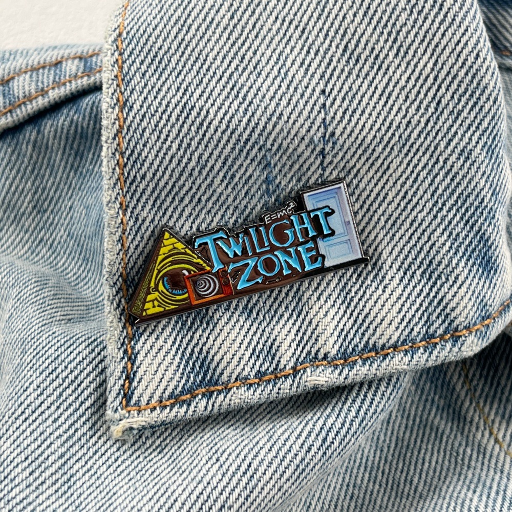 Time-Traveling Enamel Brooch, Pyramid Eye of Prophecy, Vintage TV Metal Badge, Sci-Fi Movie Pin