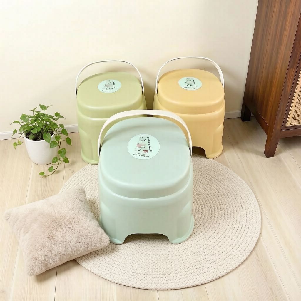 Manufacturer's supply of portable stools, small stools for home use, low stools, children's shoe-changing stools, gift items, and daily necessities