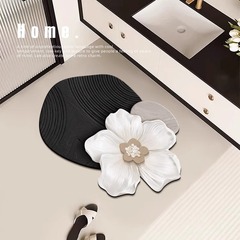 跨境简约硅藻泥地垫浴室异形花卉防滑脚垫卫生间门口吸水速干地垫
