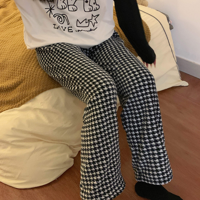 Pantalones de pijama de franela a celos de pájaro blanco