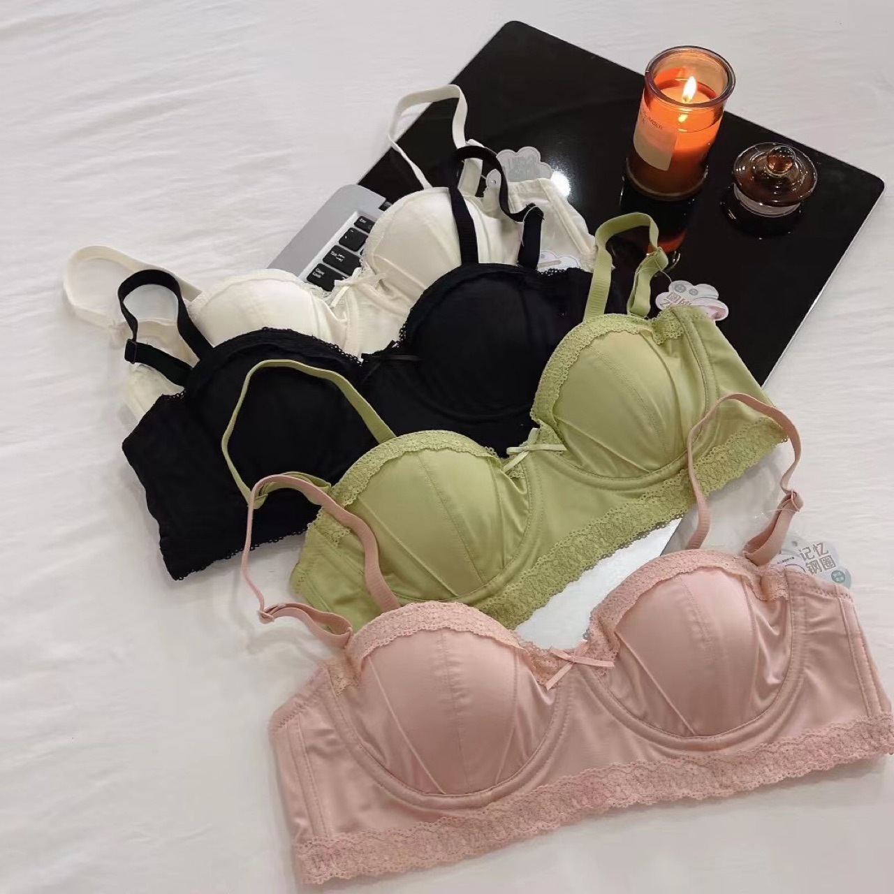 125 crema de encaje plisado ropa interior de satén de las mujeres taza ultrafina pecho grande que adelgaza el pecho pequeño soporte superior sujetador traje