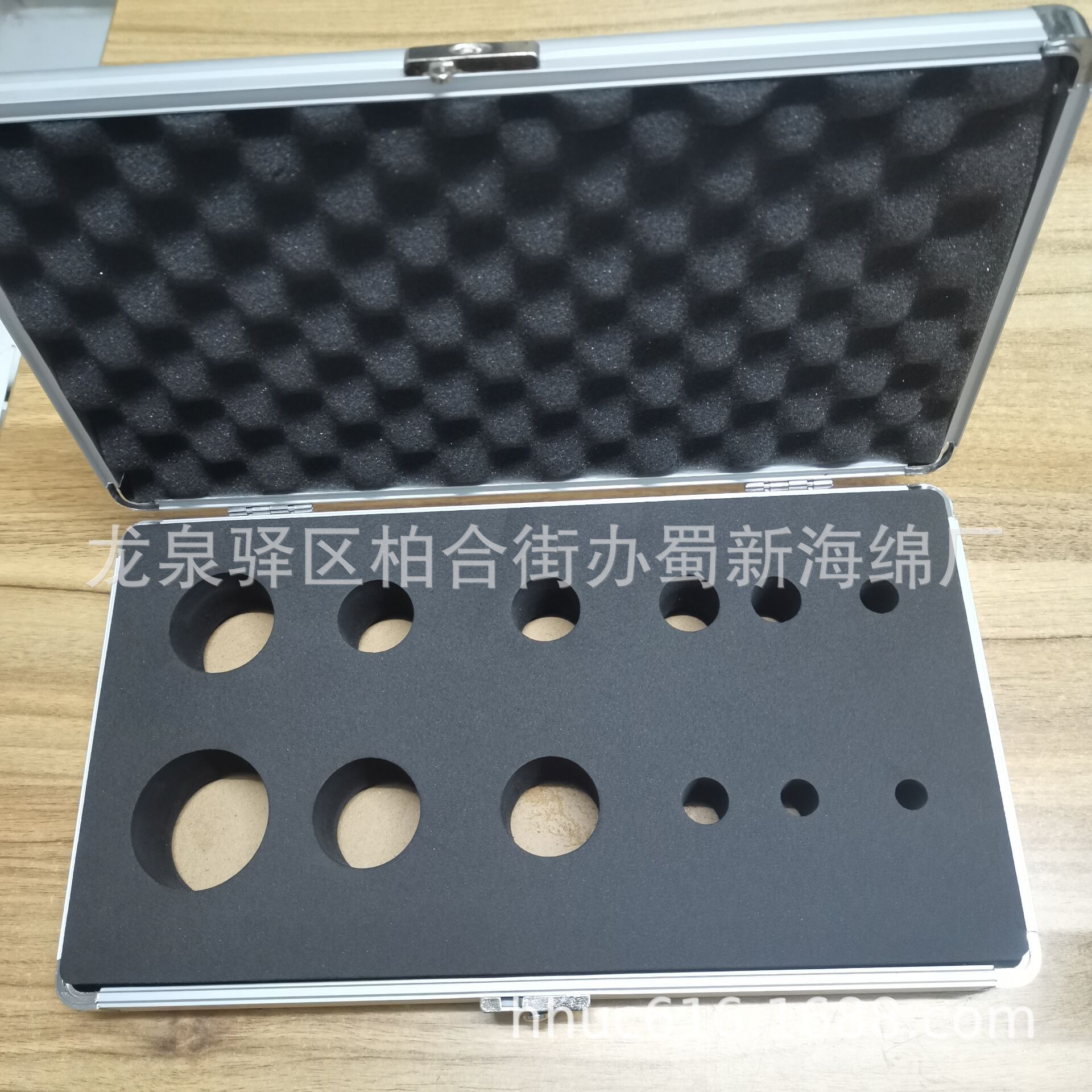 黑色eva缓冲成型包装泡沫/零件内托防护包装海绵/箱子海绵衬垫