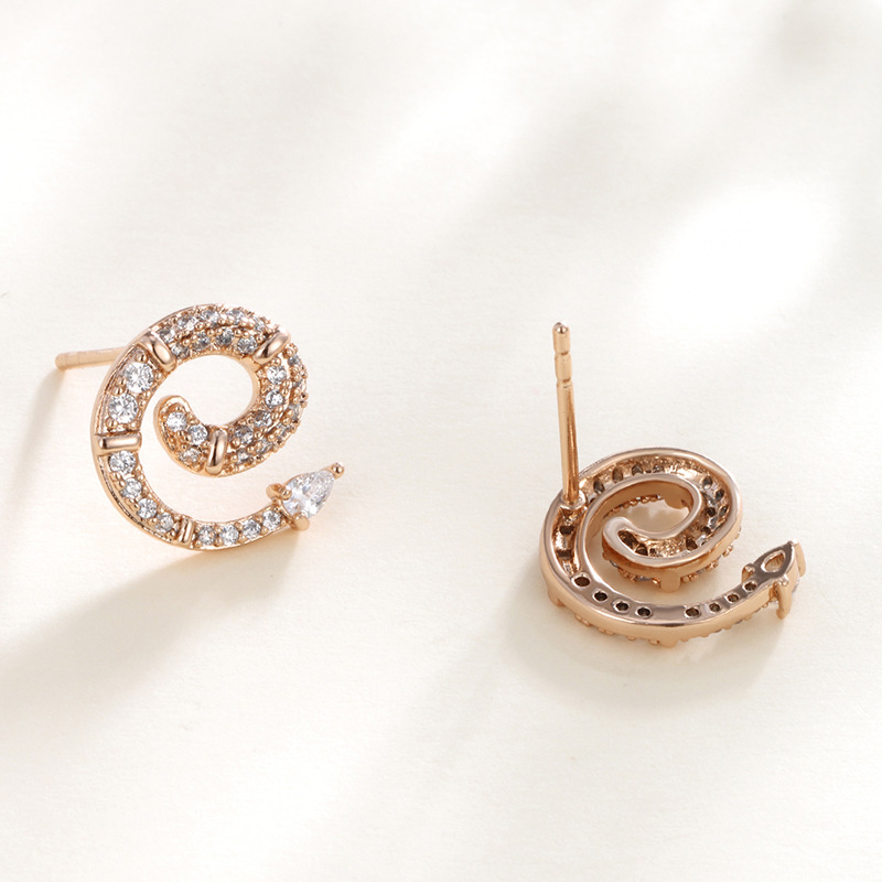 Xuping Amazon joyas transfronterizas micro incrustadas con zirconio personalidad pernos de orejas pendientes de lujo ligero pendientes de alta calidad mujeres