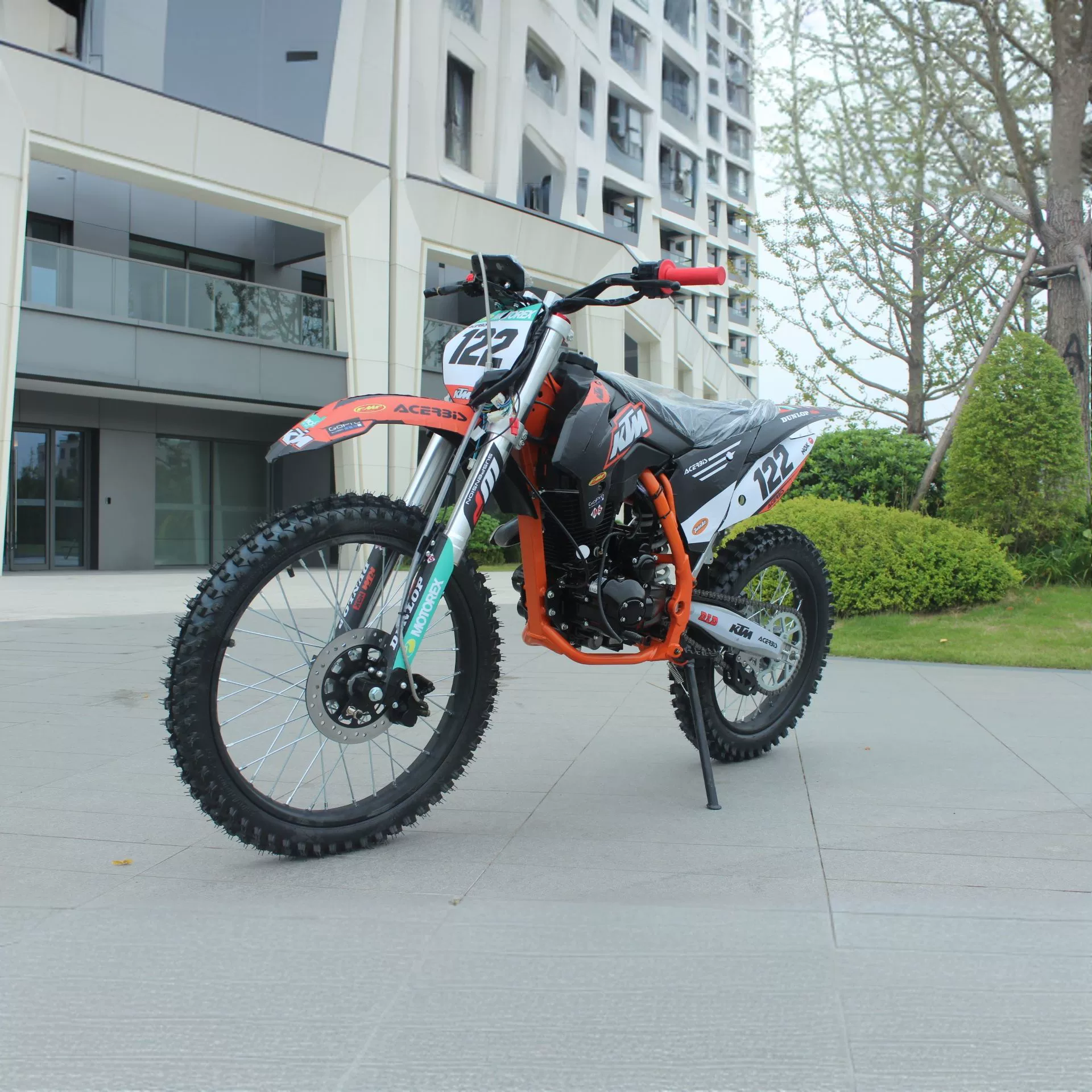 Две раунды большого внедорожного 250cc всесезонный внедорожник топливо топливо горный внедорожный мотоцикл профессиональный конкурентный мотоцикл