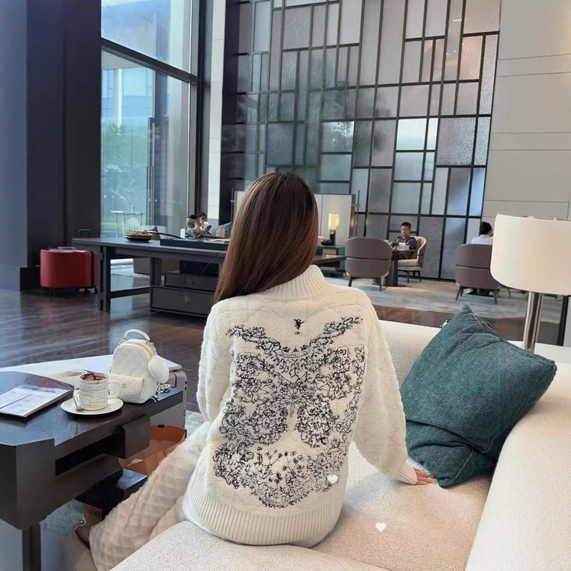 2025 Autumn and Winter Fashionable and Versatile Women's Tops with Open Chest Embroider Support Drop Shipping Jackets