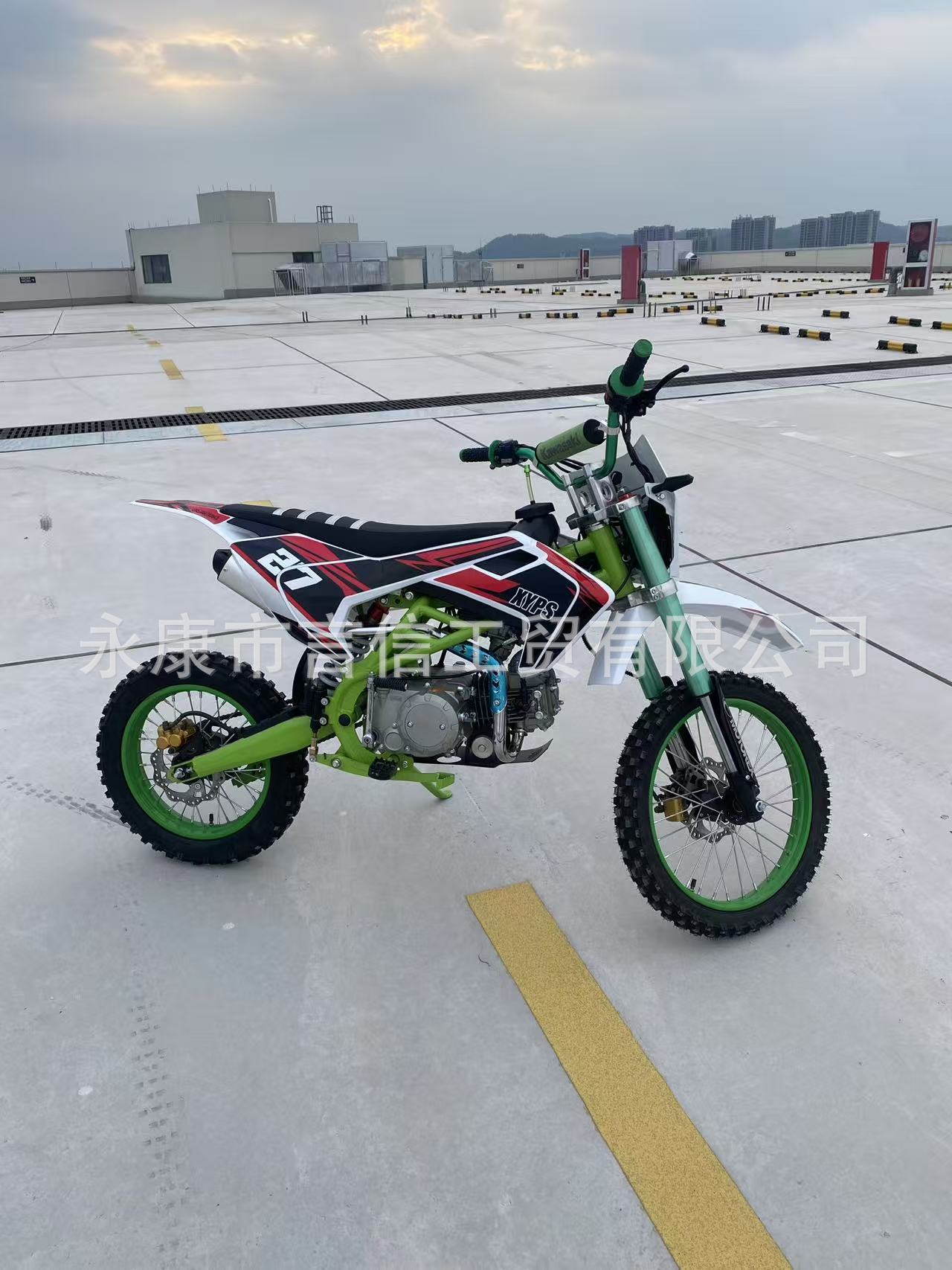 New HSWN125CC gasoline-powered off-road motorcycle, a two-wheeled, four-stroke, off-road vehicle suitable for teenagers and for use on mountain trails