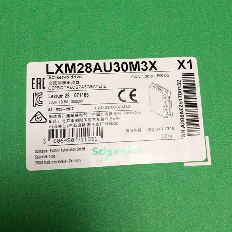 Новый оригинальный LXM28 сервопривод LXM28AU30M3X трехфазный 200...255V-3000W в наличии