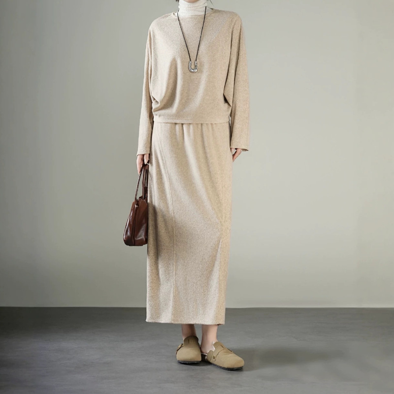 Biyi 0215、0216 Wool knitted boucle soft and warm sweatshirt, skirt, and bowling suit