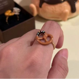 耳钉;项链;手链