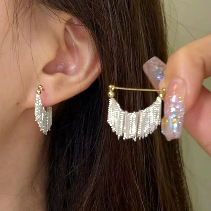 Неоднородные серьги-потьки (каблуки) с Diamonds, стиль флер-лукс, одиночные и парные варианты