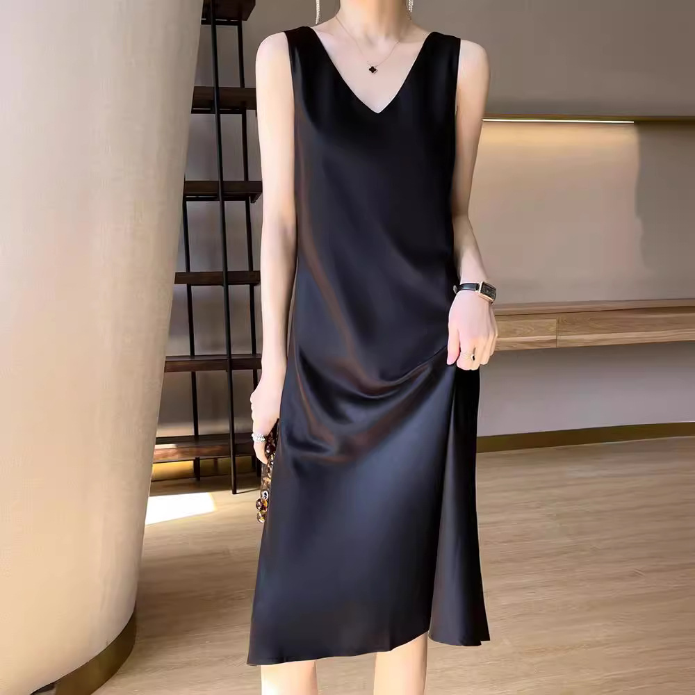 Acetate satin slip dress for women, summer wear, sleeveless, slimming A-line dress, black long over-the-knee dress.