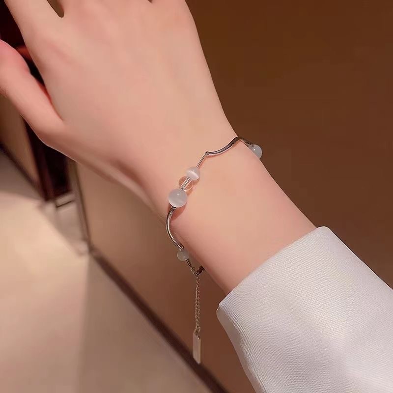Bracelet minimaliste élégant en perles pierre œil de chat_voghion.com
