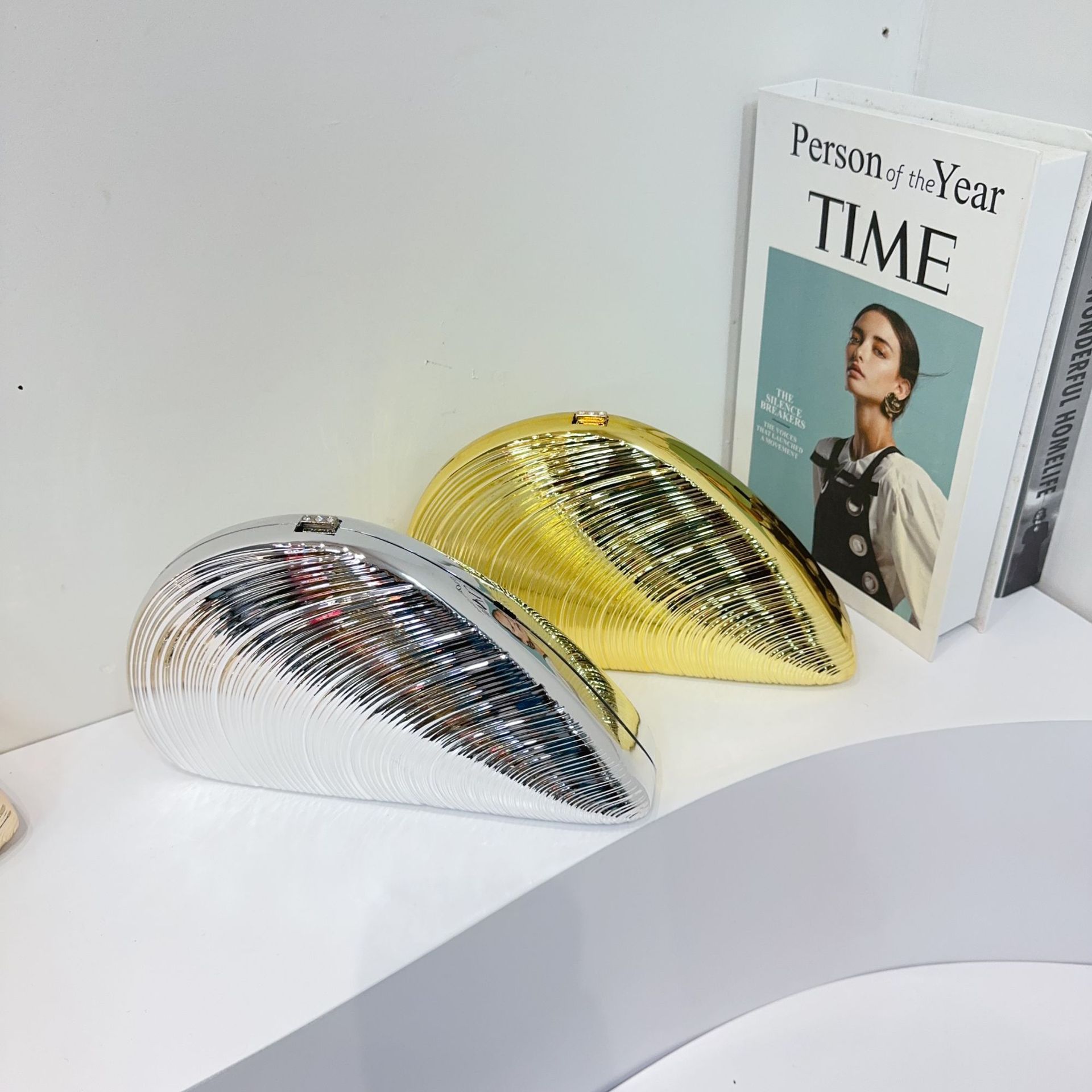 Acrílico nuevo tipo de bolsa de cena bolsa de conchas de mano cadena flash damas moda personalidad creativa hilo bolsa de cena