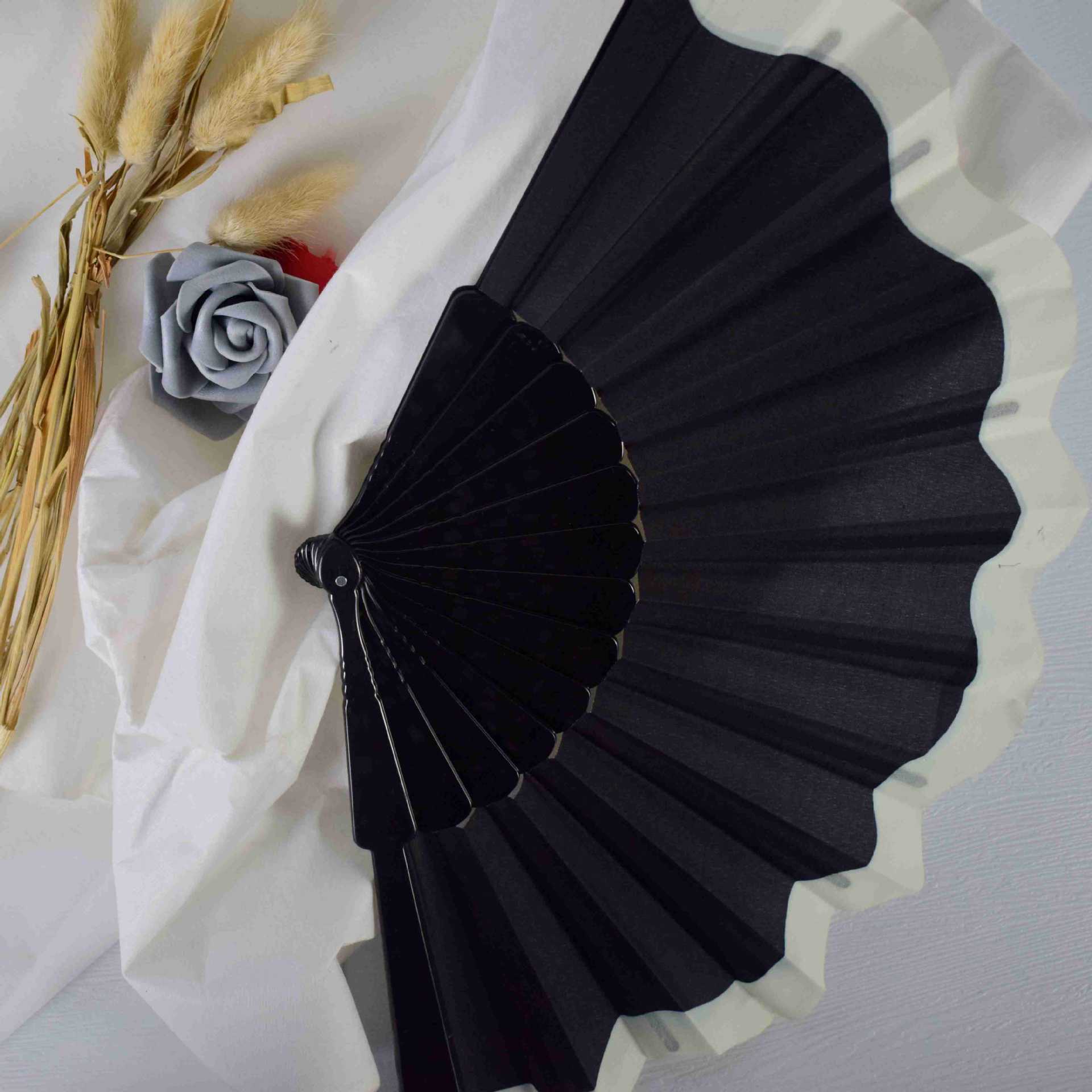 Fábrica directa venta al por mayor fácil de abrir y cerrar el estilo de color de los estudiantes ventiladores de baile para dibujar ventiladores publicitarios de plástico impresos personalizados