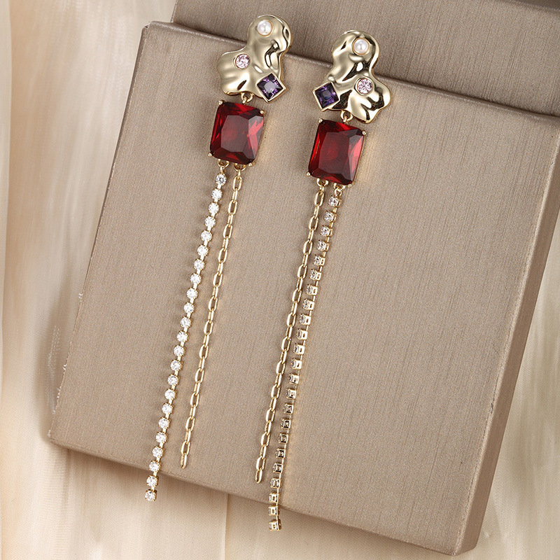 Joyería Xuping aleación de cobre galvanizado 14K oro largo pendientes de borda de moda colorida pendientes de gemas artificiales para mujeres