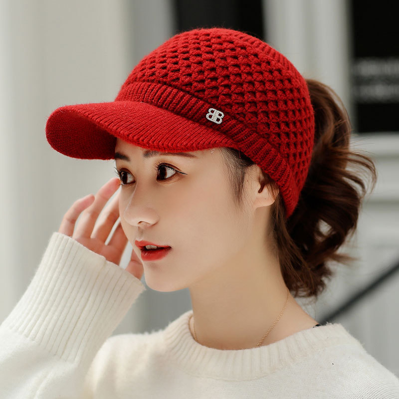 Sombrero de invierno de las mujeres de estilo coreano forrado de lana con pico sombrero de copa hueco engrosada sombrero de lana de moda no superior cálido sombrero de punto de moda